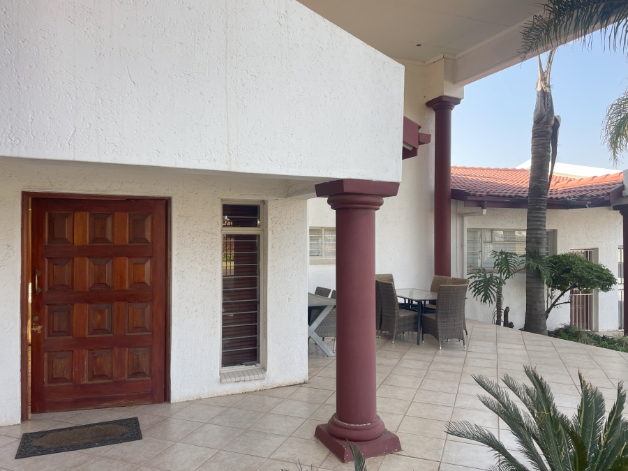 8 Bedroom Property for Sale in Waterkloof Ridge Gauteng