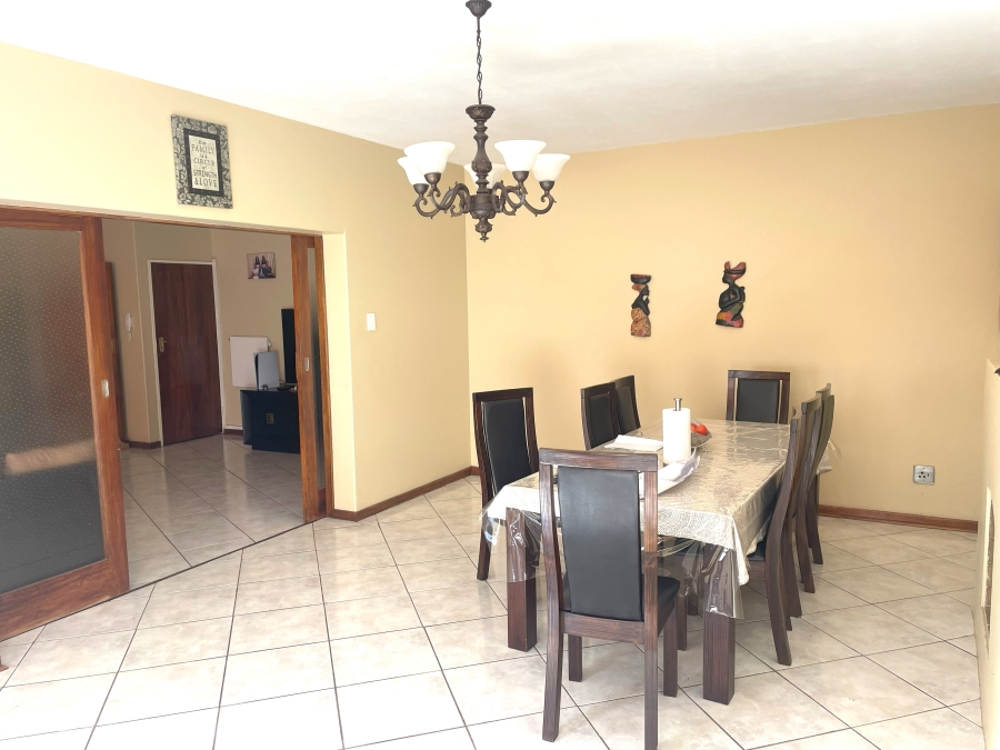 8 Bedroom Property for Sale in Waterkloof Ridge Gauteng