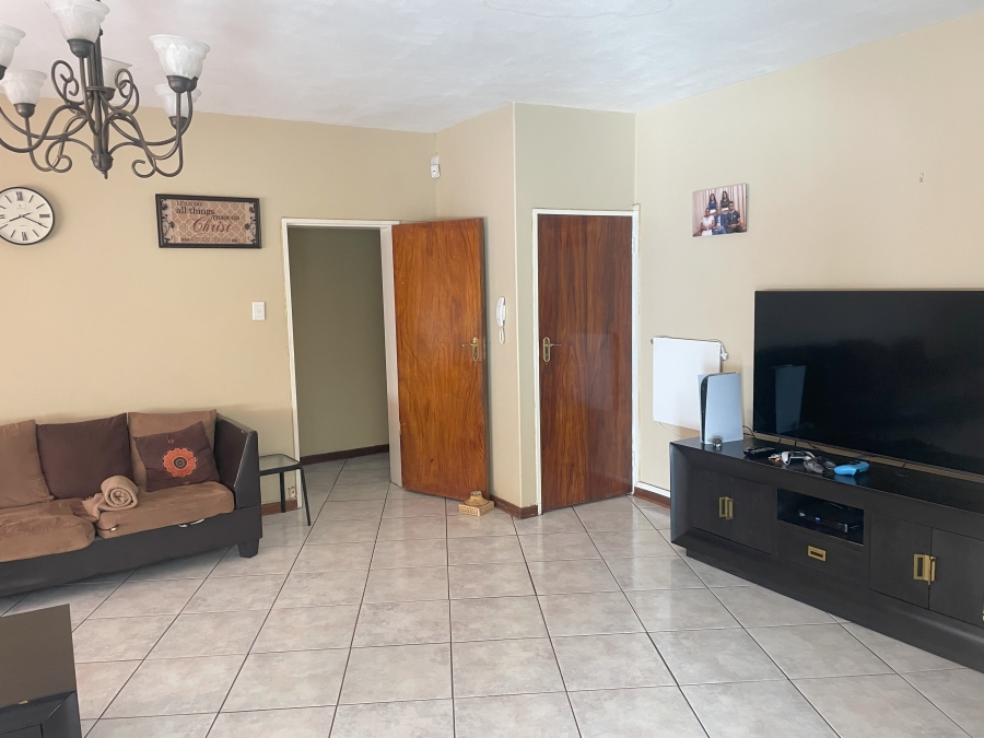 8 Bedroom Property for Sale in Waterkloof Ridge Gauteng