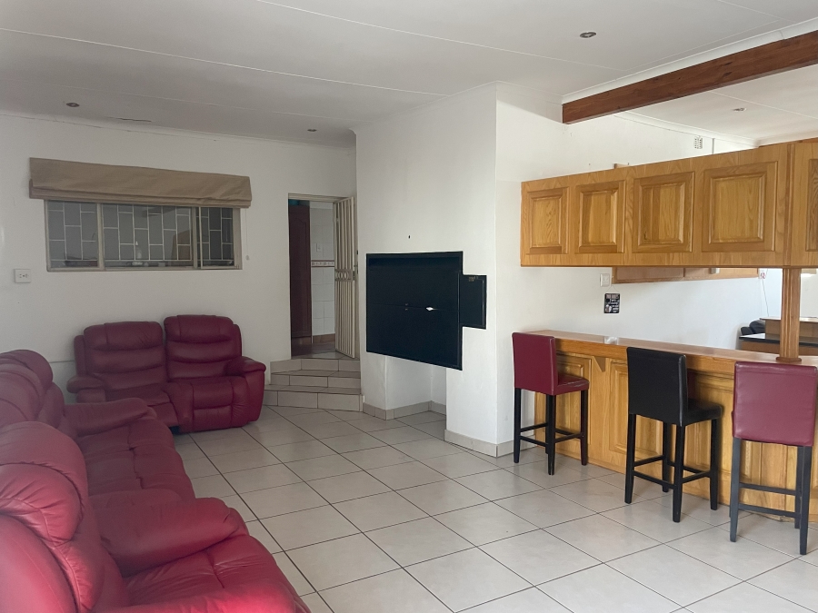 8 Bedroom Property for Sale in Waterkloof Ridge Gauteng