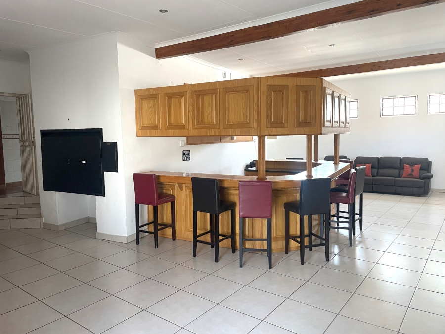 8 Bedroom Property for Sale in Waterkloof Ridge Gauteng
