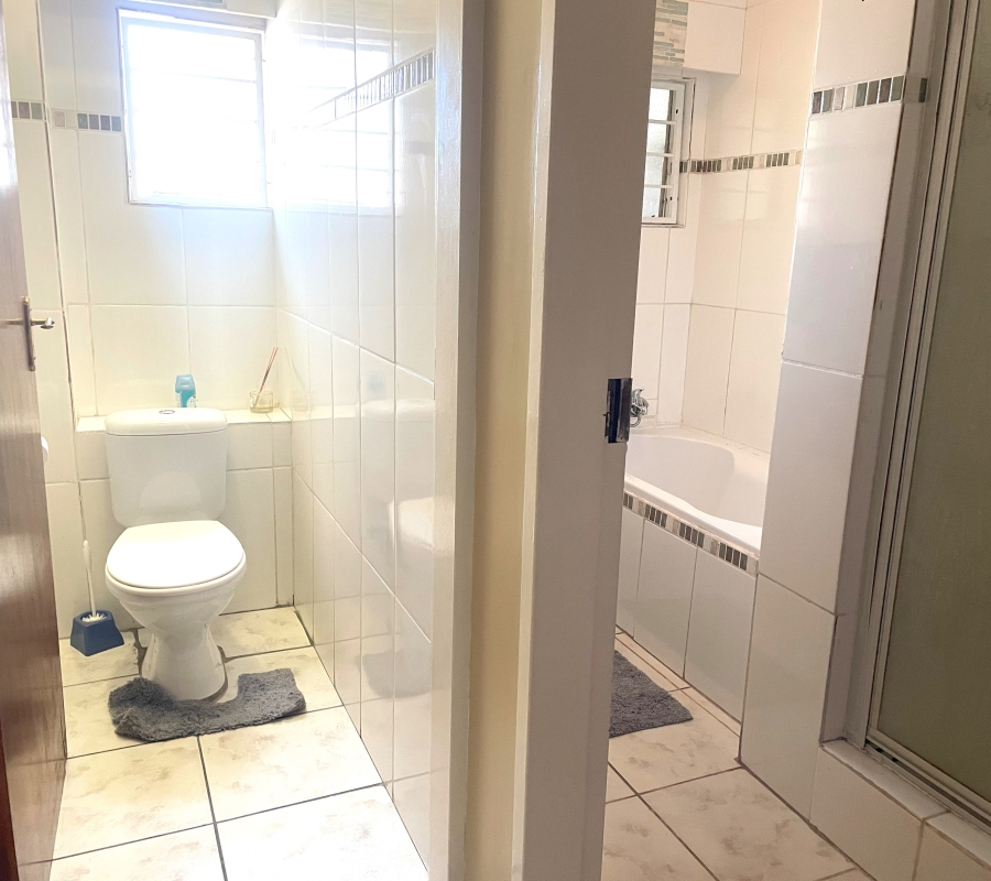 8 Bedroom Property for Sale in Waterkloof Ridge Gauteng