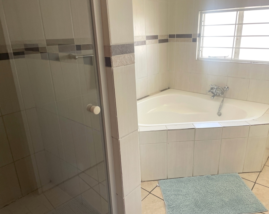 8 Bedroom Property for Sale in Waterkloof Ridge Gauteng