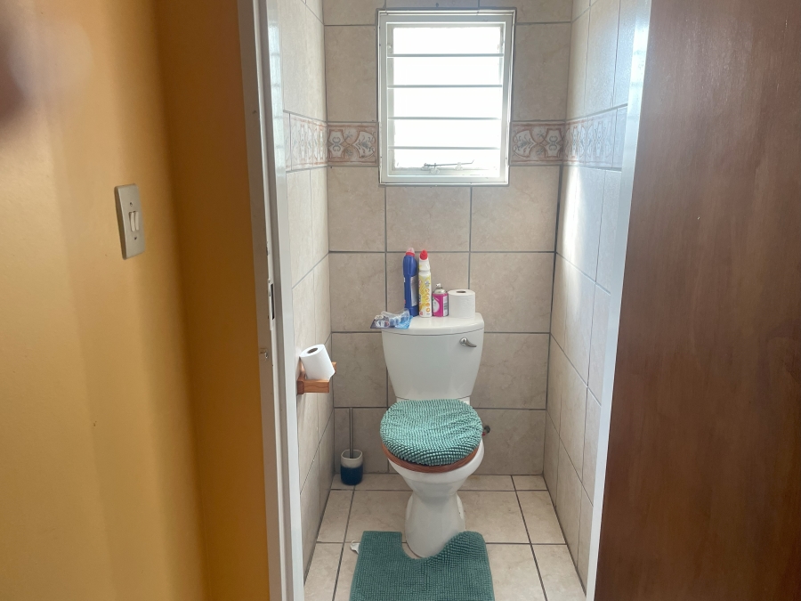 8 Bedroom Property for Sale in Waterkloof Ridge Gauteng
