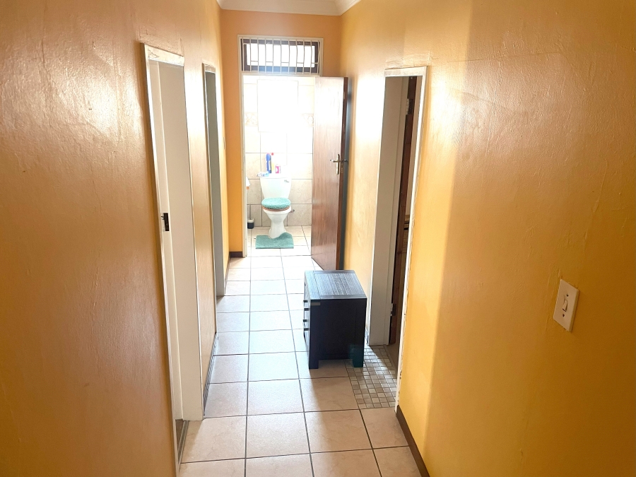 8 Bedroom Property for Sale in Waterkloof Ridge Gauteng