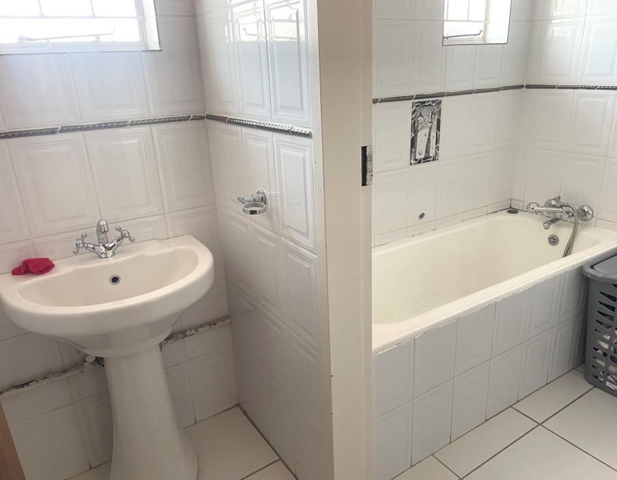8 Bedroom Property for Sale in Waterkloof Ridge Gauteng