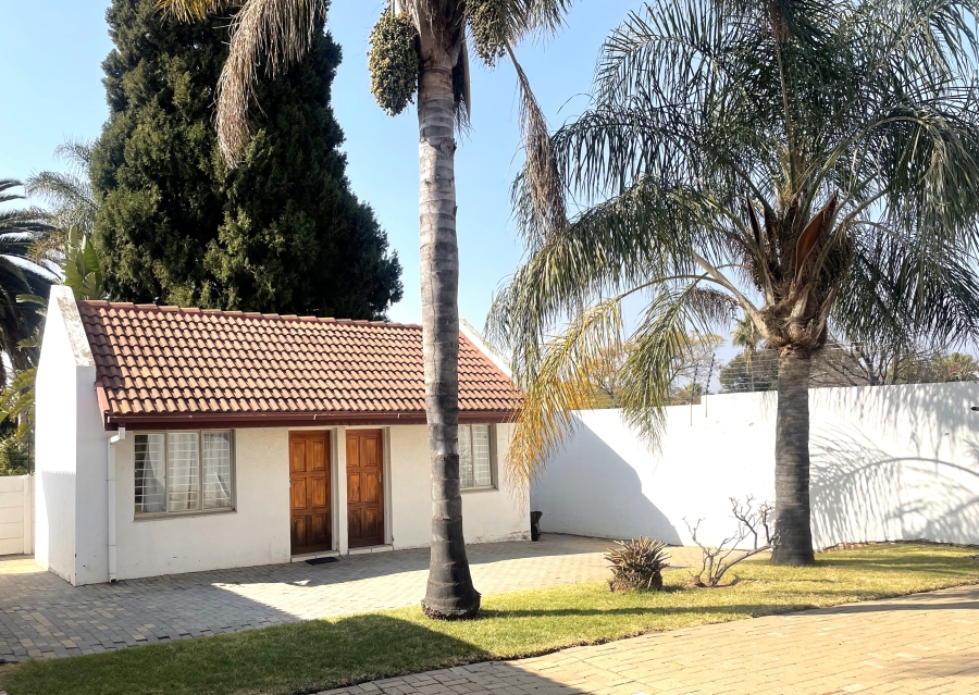 8 Bedroom Property for Sale in Waterkloof Ridge Gauteng
