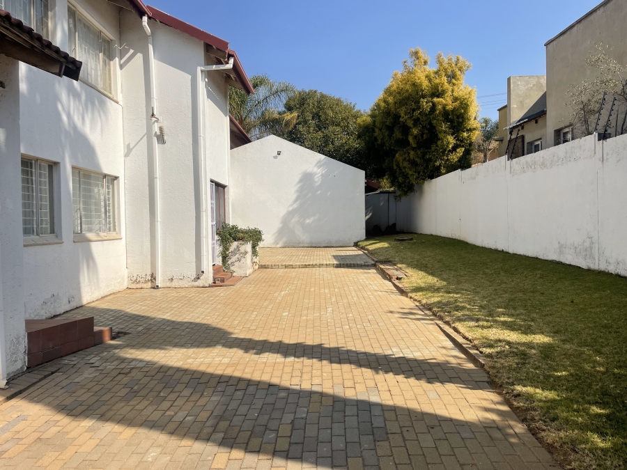 8 Bedroom Property for Sale in Waterkloof Ridge Gauteng