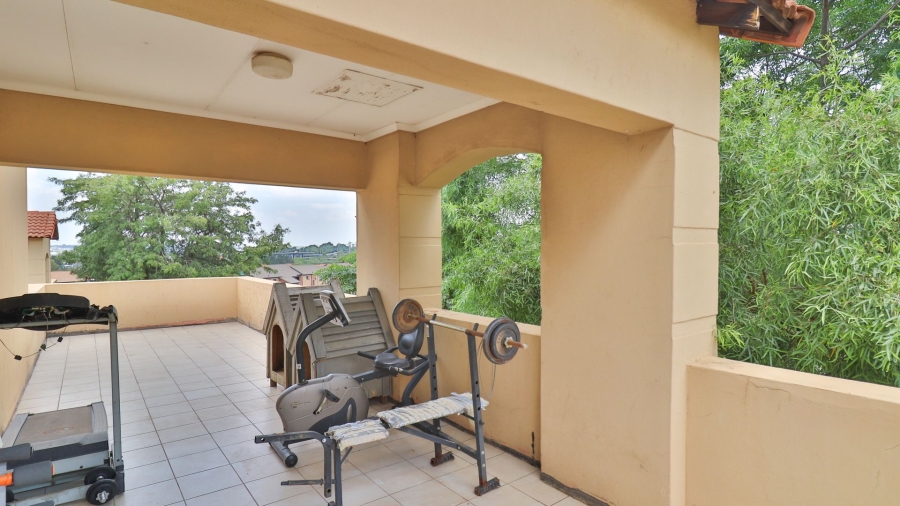 2 Bedroom Property for Sale in Erand Gardens Gauteng