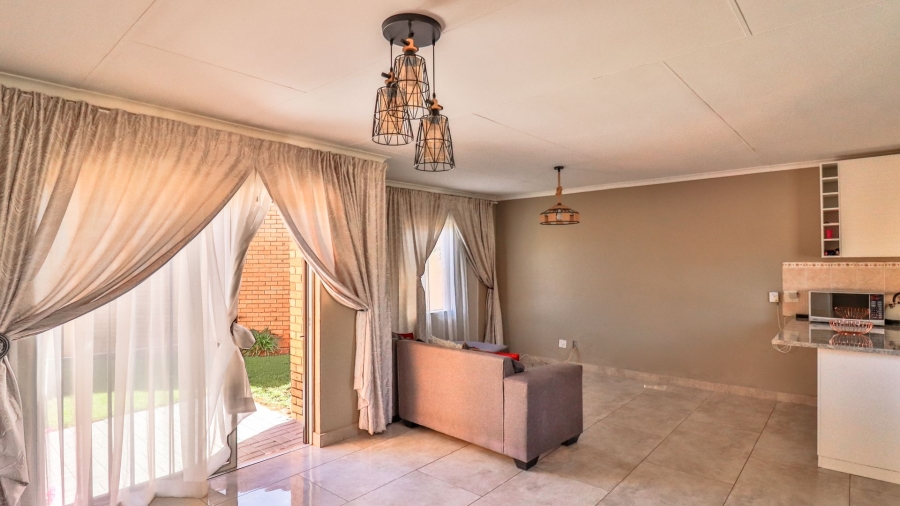 2 Bedroom Property for Sale in Carlswald Gauteng