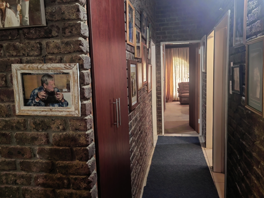4 Bedroom Property for Sale in Overkruin Gauteng