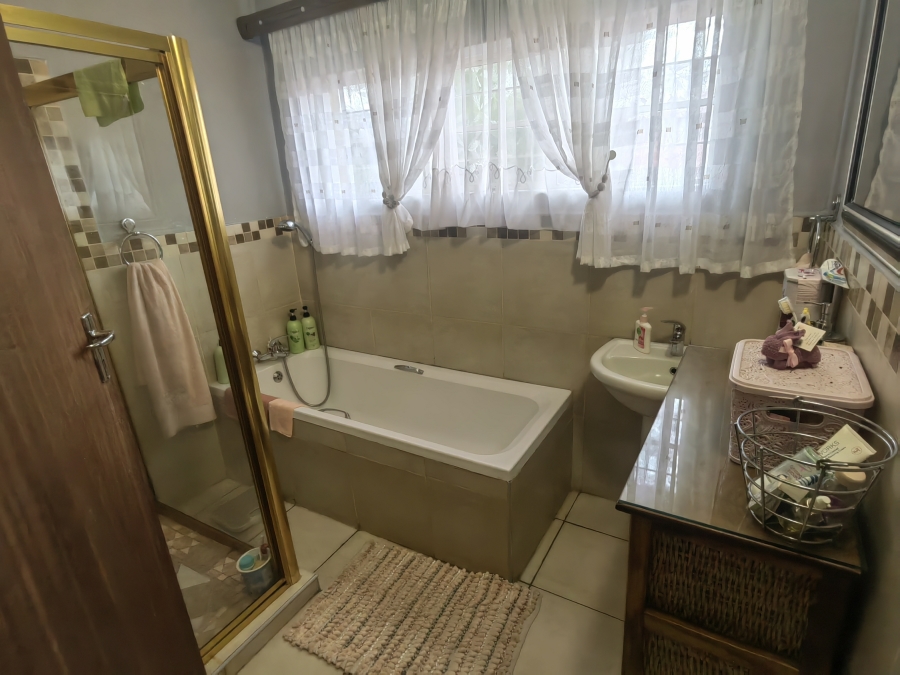 4 Bedroom Property for Sale in Overkruin Gauteng