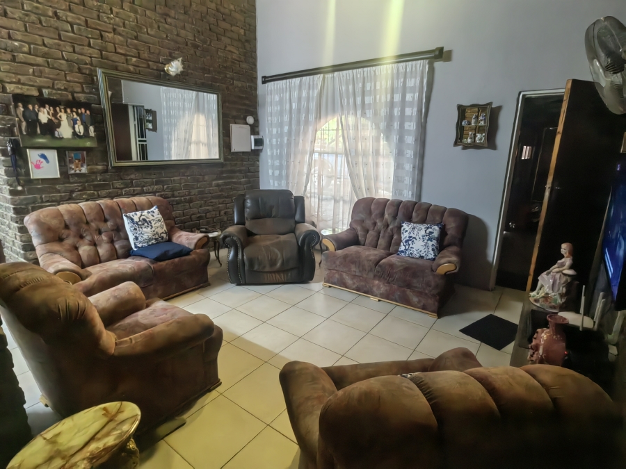 4 Bedroom Property for Sale in Overkruin Gauteng