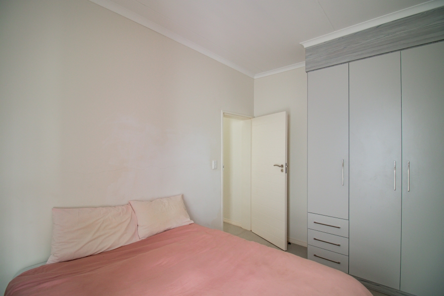 2 Bedroom Property for Sale in Erand Gardens Gauteng