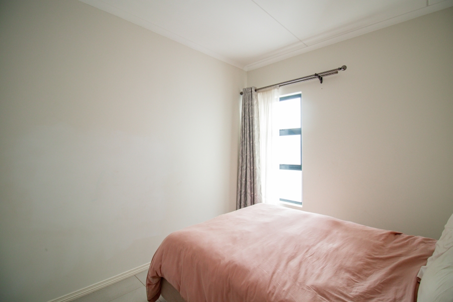 2 Bedroom Property for Sale in Erand Gardens Gauteng