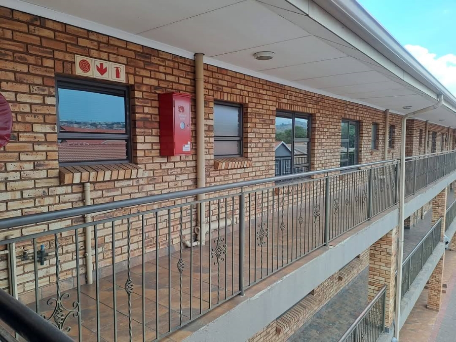 2 Bedroom Property for Sale in New Redruth Gauteng