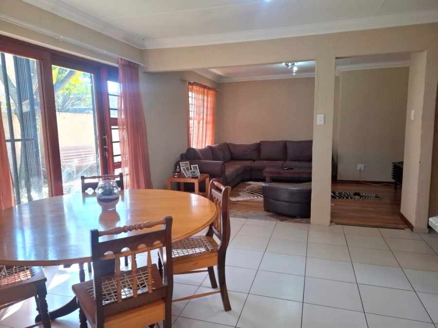2 Bedroom Property for Sale in Greenhills Gauteng