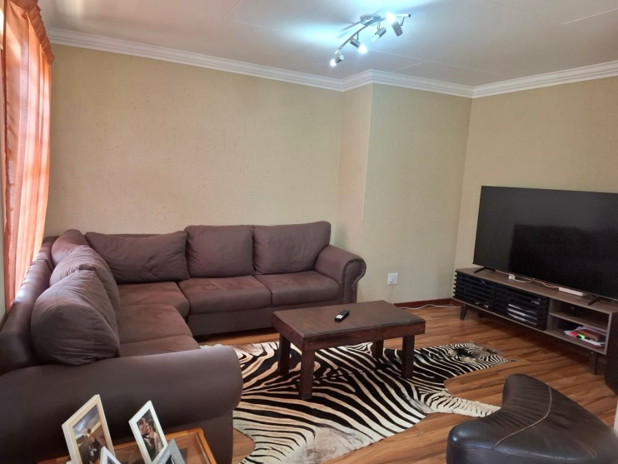 2 Bedroom Property for Sale in Greenhills Gauteng