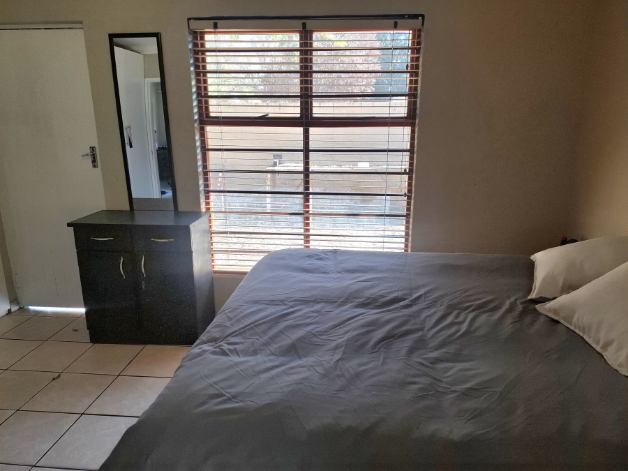 2 Bedroom Property for Sale in Greenhills Gauteng