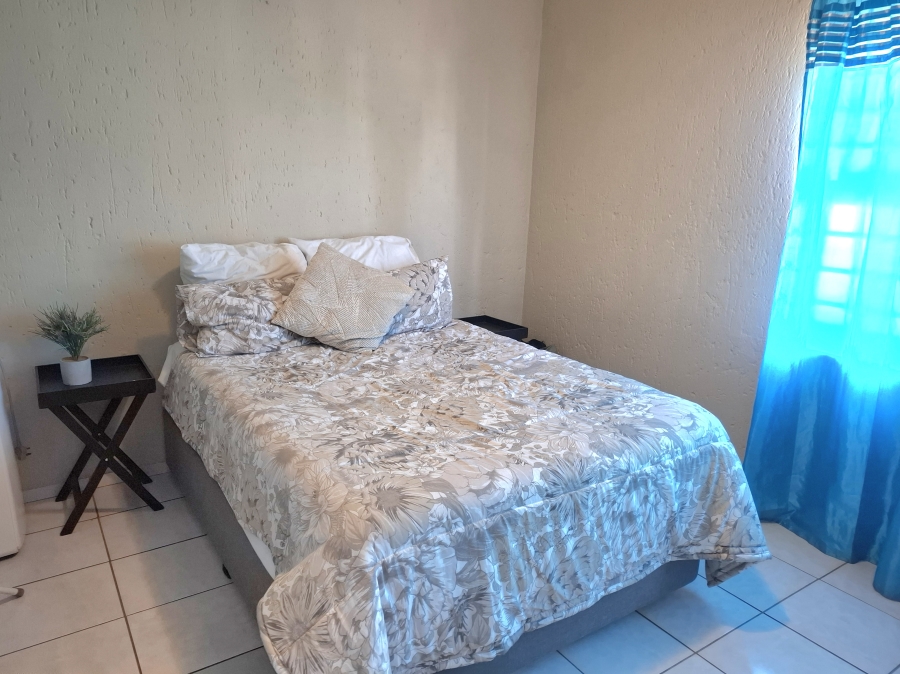 2 Bedroom Property for Sale in Greenhills Gauteng