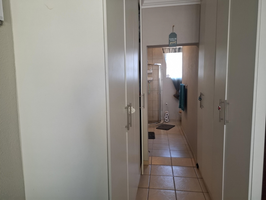 2 Bedroom Property for Sale in Greenhills Gauteng