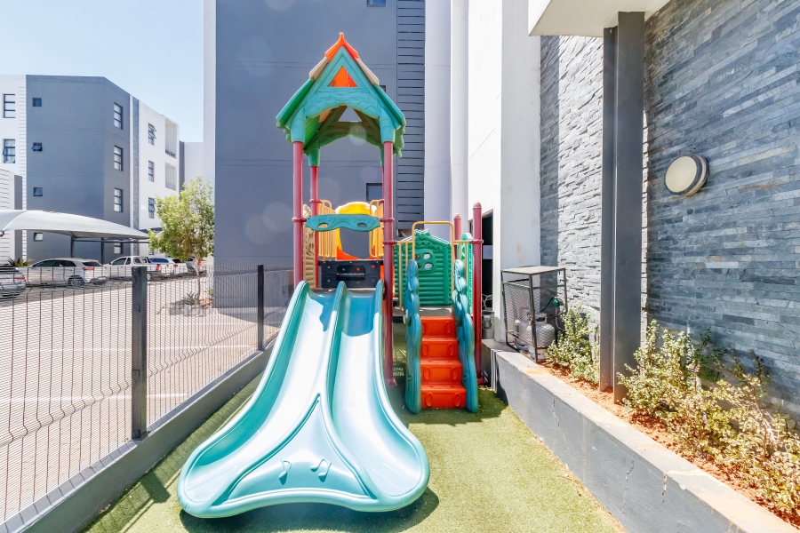 1 Bedroom Property for Sale in Erand Gardens Gauteng