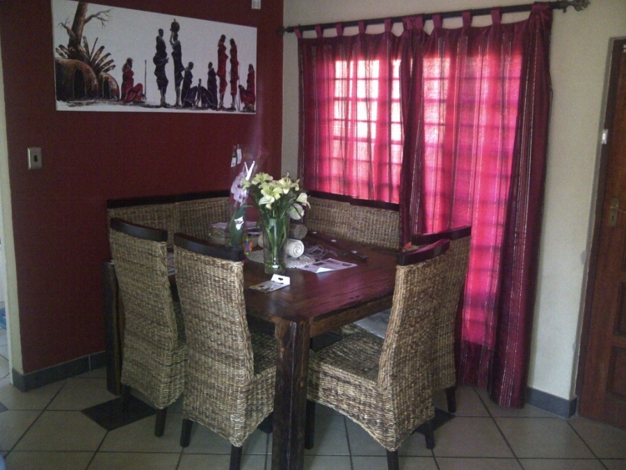 2 Bedroom Property for Sale in Die Hoewes Gauteng