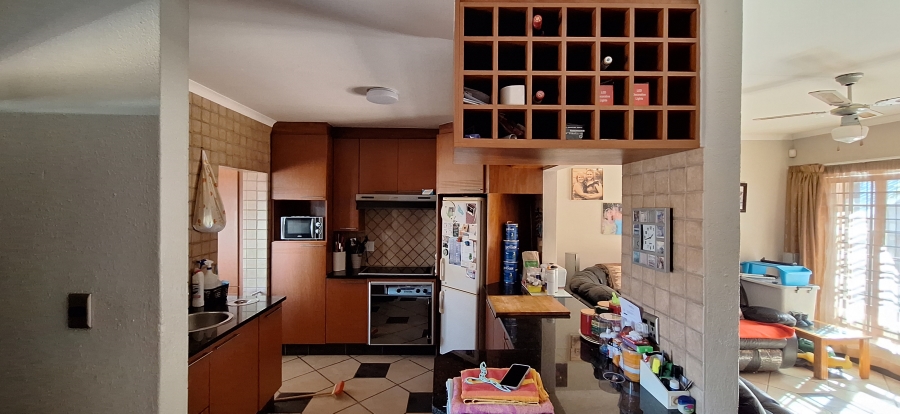 2 Bedroom Property for Sale in Die Hoewes Gauteng