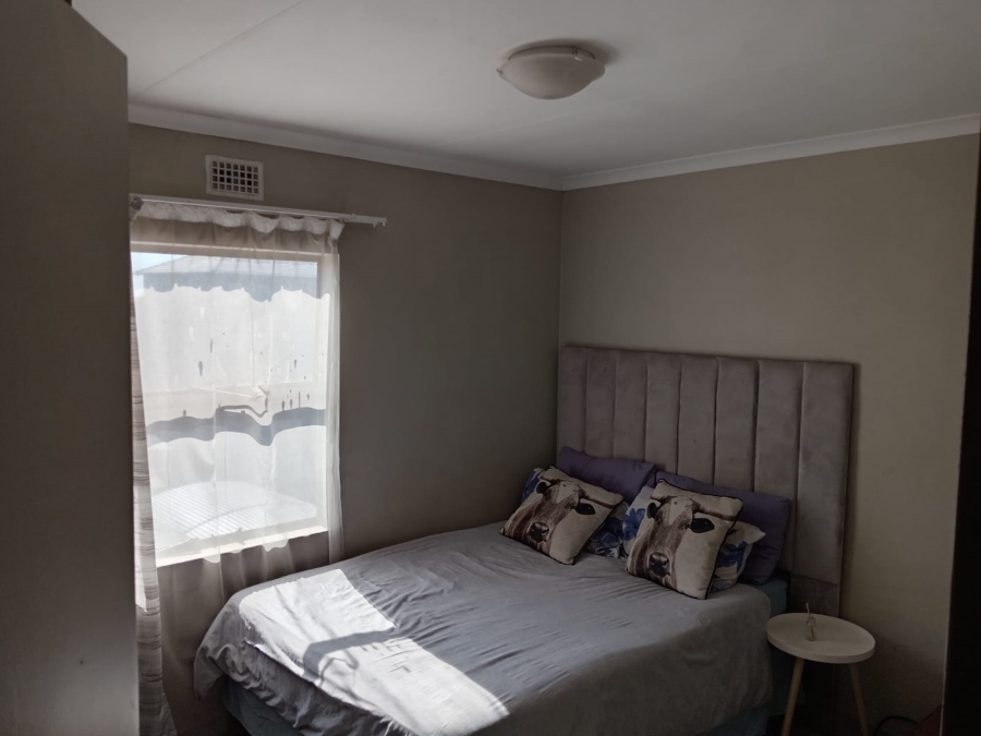 2 Bedroom Property for Sale in Heuweloord Gauteng