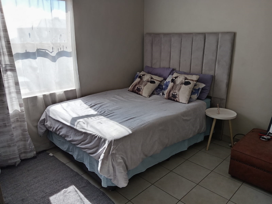 2 Bedroom Property for Sale in Heuweloord Gauteng