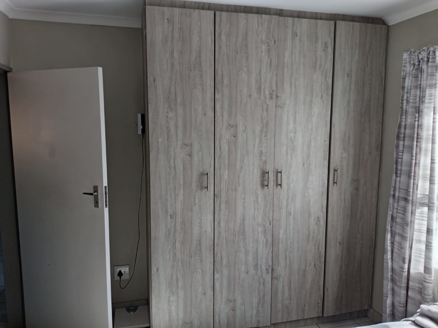 2 Bedroom Property for Sale in Heuweloord Gauteng