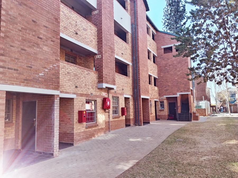 2 Bedroom Property for Sale in Heuweloord Gauteng