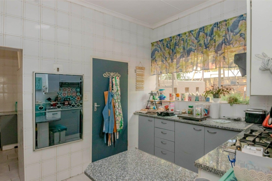 4 Bedroom Property for Sale in Helderkruin Gauteng
