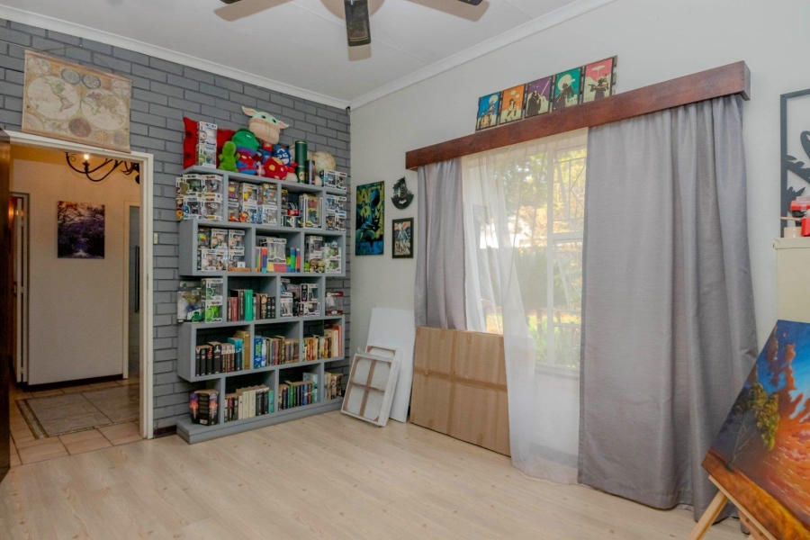 4 Bedroom Property for Sale in Helderkruin Gauteng