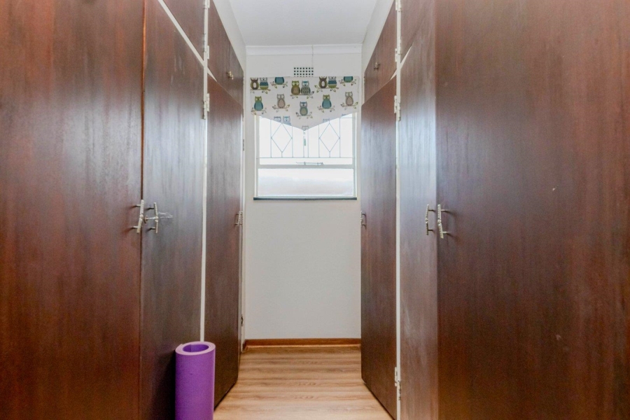 4 Bedroom Property for Sale in Helderkruin Gauteng