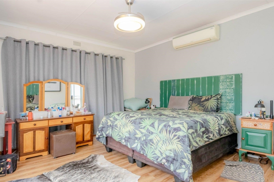 4 Bedroom Property for Sale in Helderkruin Gauteng