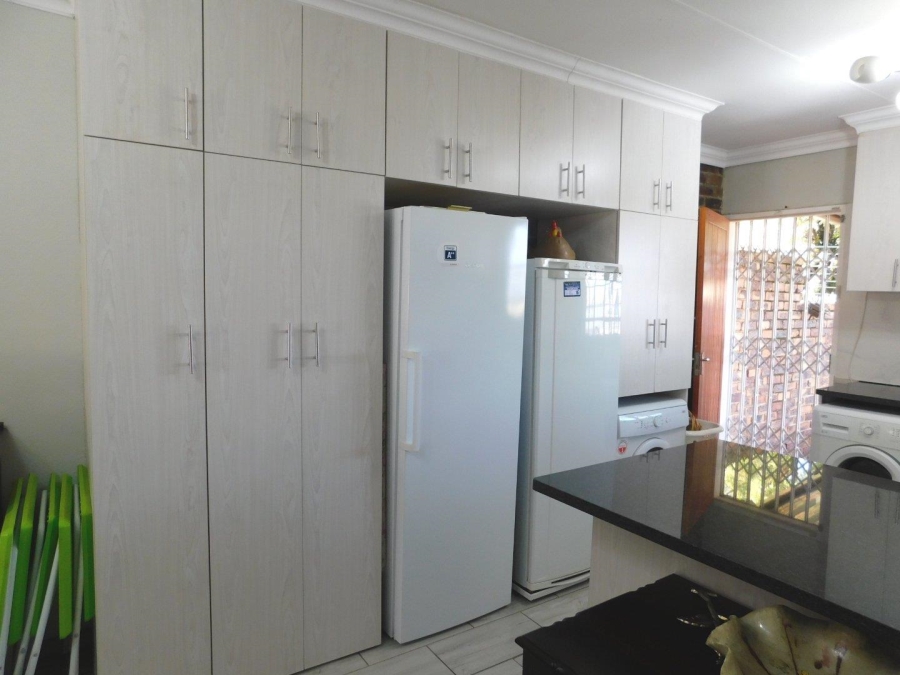 2 Bedroom Property for Sale in Noordheuwel Gauteng