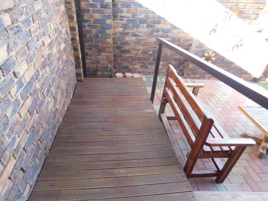 2 Bedroom Property for Sale in Noordheuwel Gauteng