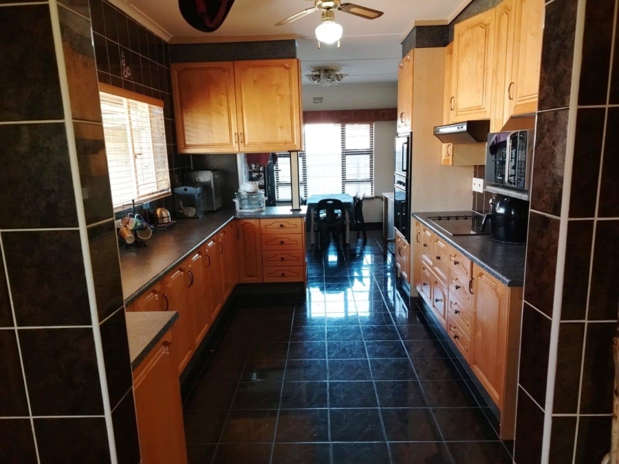 4 Bedroom Property for Sale in Mindalore Gauteng