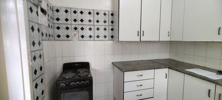 2 Bedroom Property for Sale in Florida Lake Gauteng