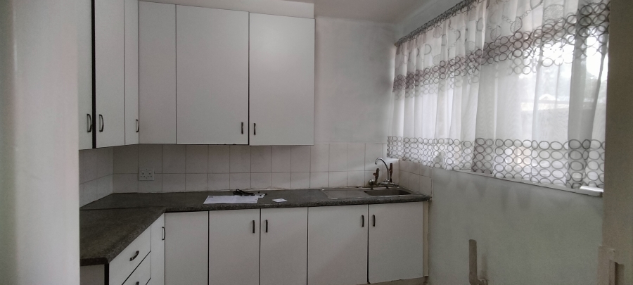 2 Bedroom Property for Sale in Florida Lake Gauteng