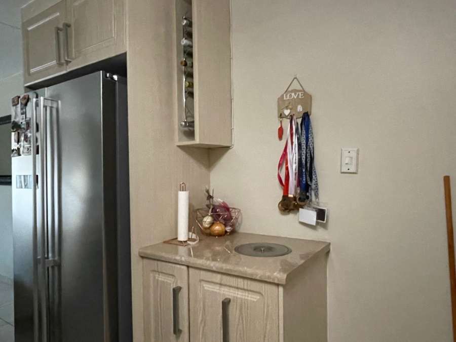 2 Bedroom Property for Sale in Paulshof Gauteng