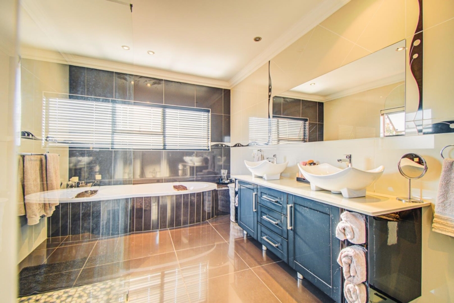 4 Bedroom Property for Sale in Ebotse Golf Estate Gauteng
