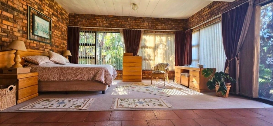 4 Bedroom Property for Sale in Glenvista Gauteng