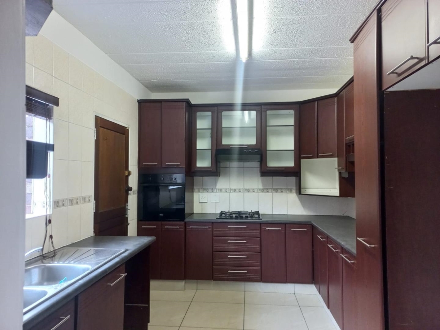 3 Bedroom Property for Sale in Fontainebleau Gauteng
