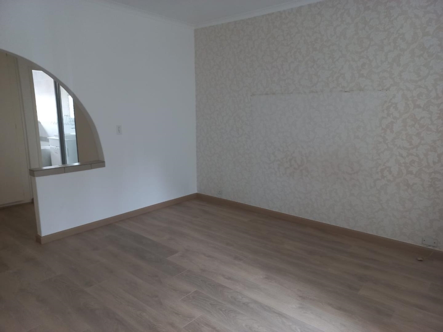 3 Bedroom Property for Sale in Fontainebleau Gauteng