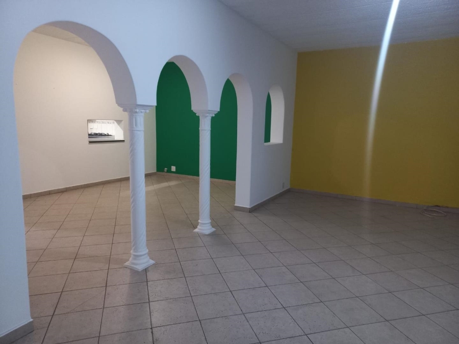 3 Bedroom Property for Sale in Fontainebleau Gauteng