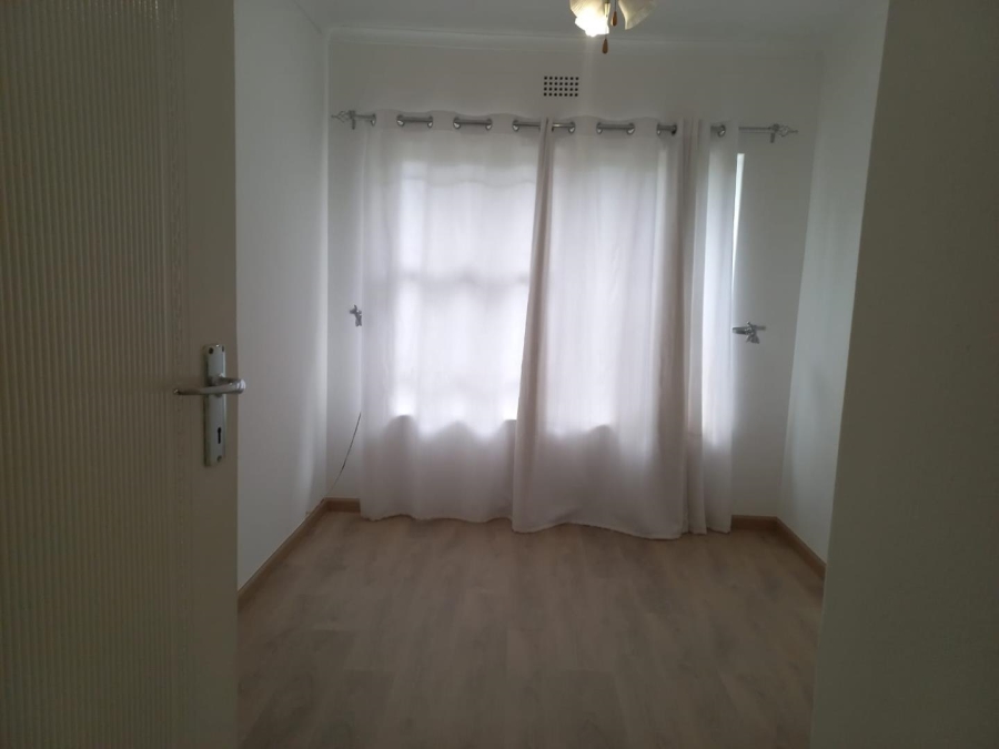 3 Bedroom Property for Sale in Fontainebleau Gauteng