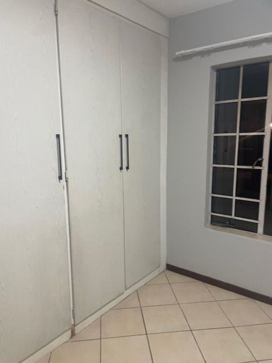 2 Bedroom Property for Sale in Noordwyk Gauteng
