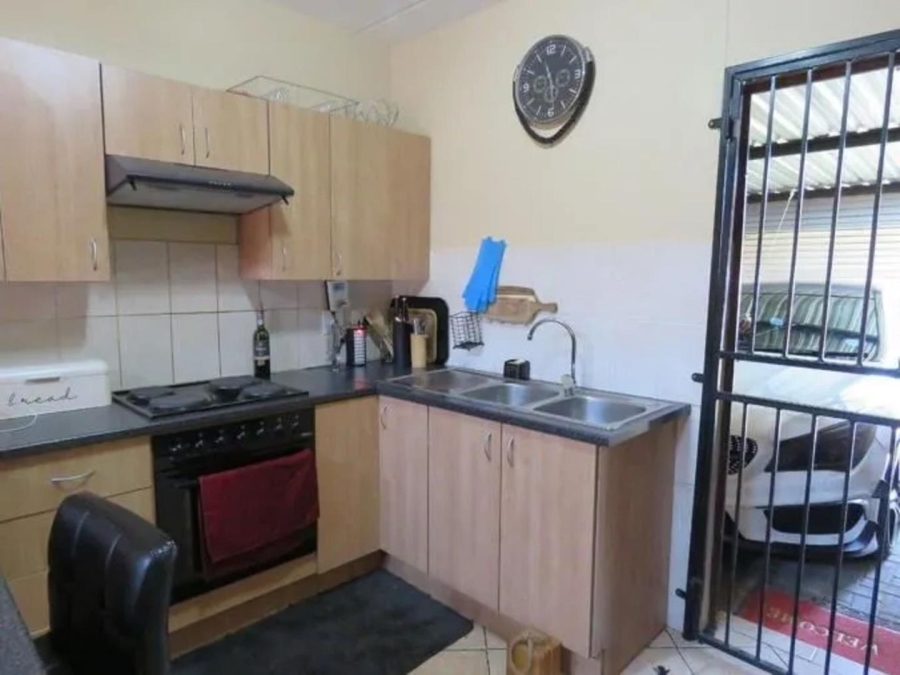 2 Bedroom Property for Sale in Honeypark Gauteng